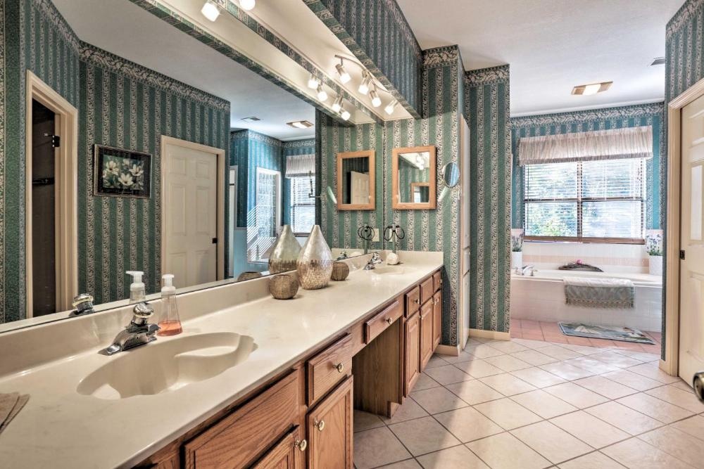 Secluded Home with Canyon Lake View Near Boat Launch!